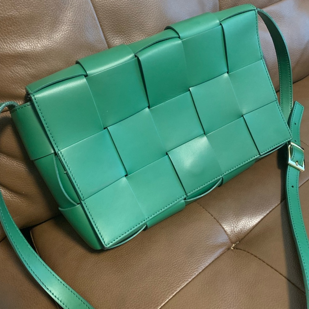 Braided leather bag made in Italy